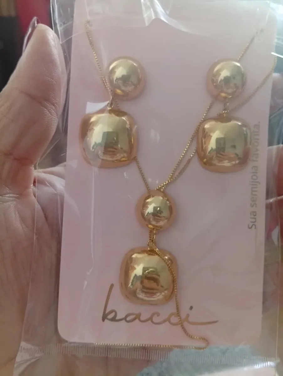 Conjunto de Joias Douradas
